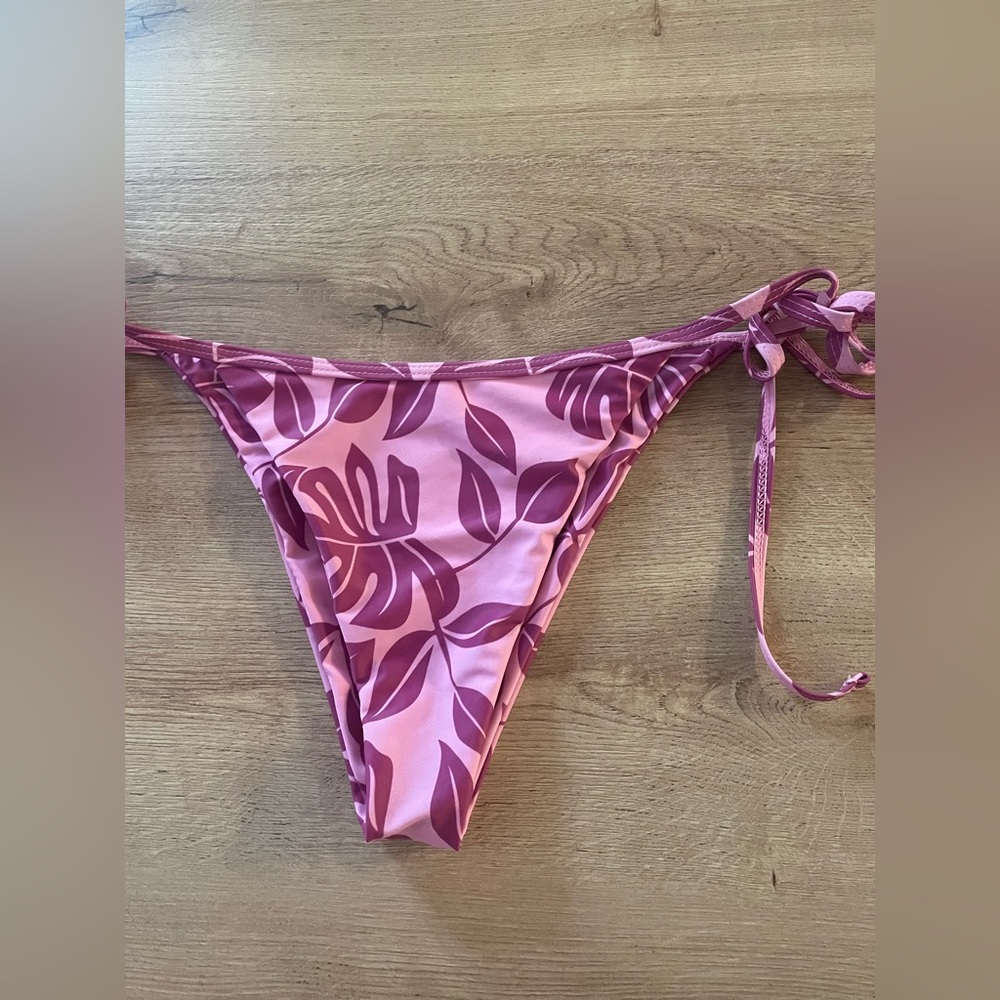 Hawaiian pink print bikini bottoms